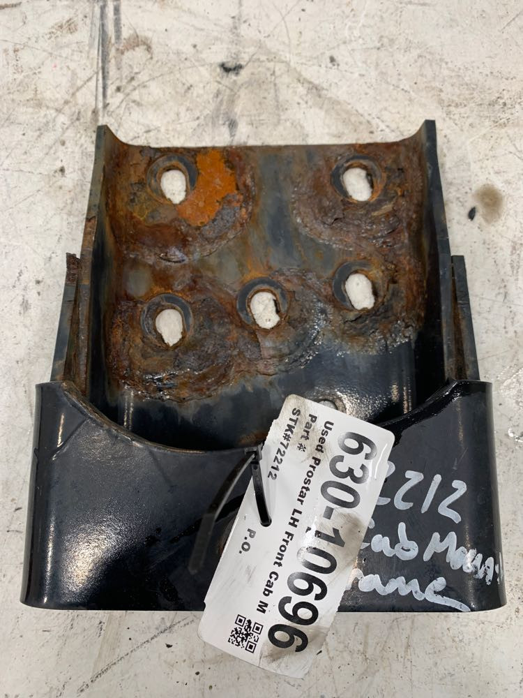 2011 International Prostar Cab Mount (630-10696)