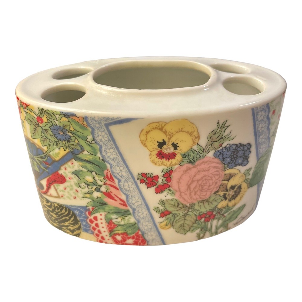 Toothbrush Holder Gloria Vanderbilt Collage MANN