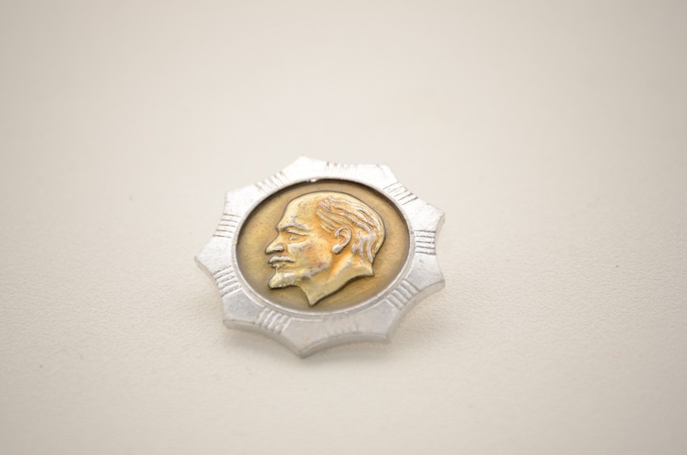 Russian Soviet Lenin Badge Pin Souvenir Gift Star