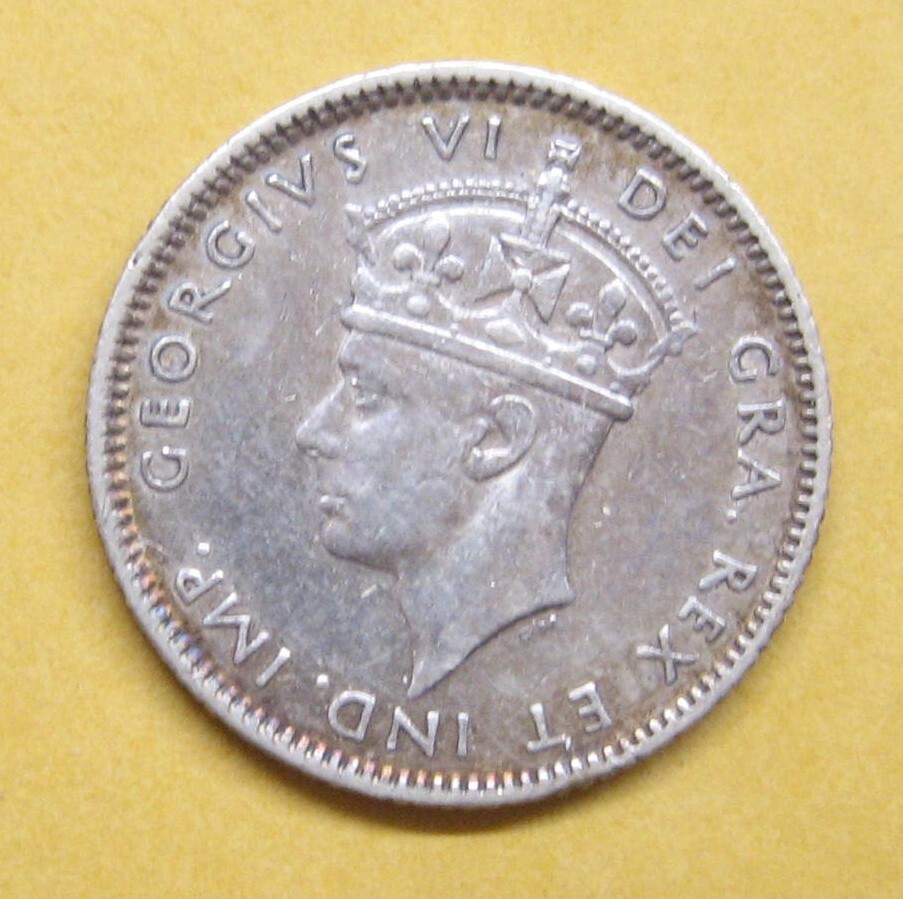 1941-C Newfoundland 10 cent Take a Look