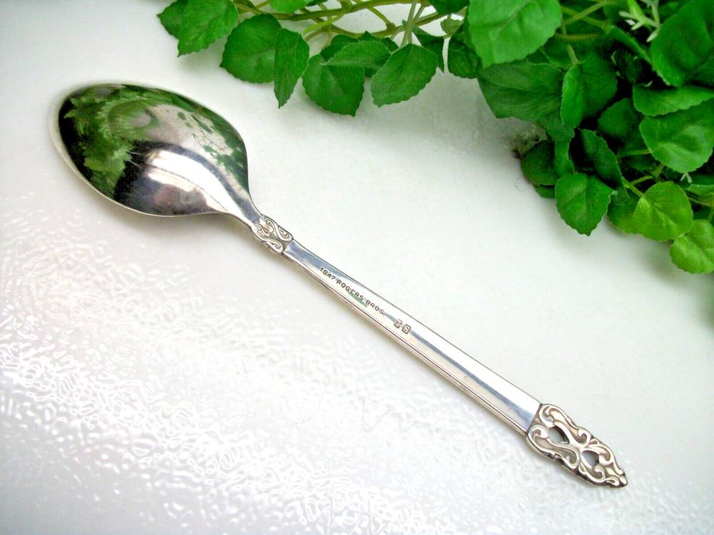 International 1847 Rogers KING FREDERIK Silverplate Solid Serving Spoon 1969