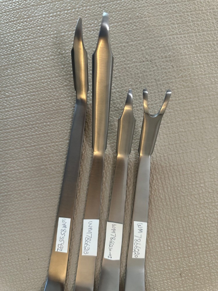 4PCS:-ORTHOPEDIC RETRACTOR (READ DESCRIPTION )