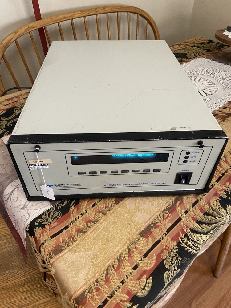 Teledyne Instrument API Dynamic Dilution Calibrator Model 700 Powers On See Desc