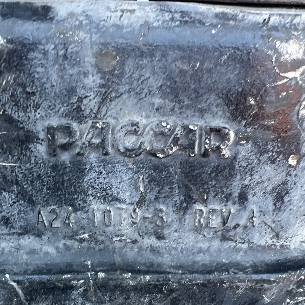 PACCAR OEM FRONT ENGINE MOUNT A24-1079-3,