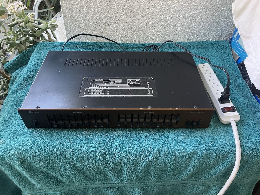 Vintage Coustic Audio Frequency Equalizer HEQ 7000A