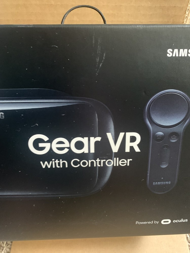 Samsung Gear VR with Controller in Black (open box but never used) Original Box