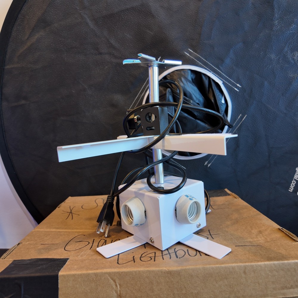 ALZO Video drum space light with lightbulbs and socket (4 bulb capacity)