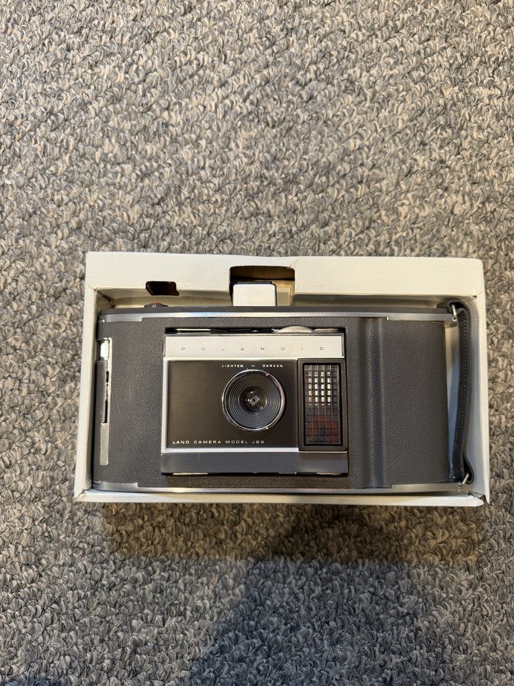 Polaroid J66 Land Camera Vintage Display Functional, Untested, Old Fashioned