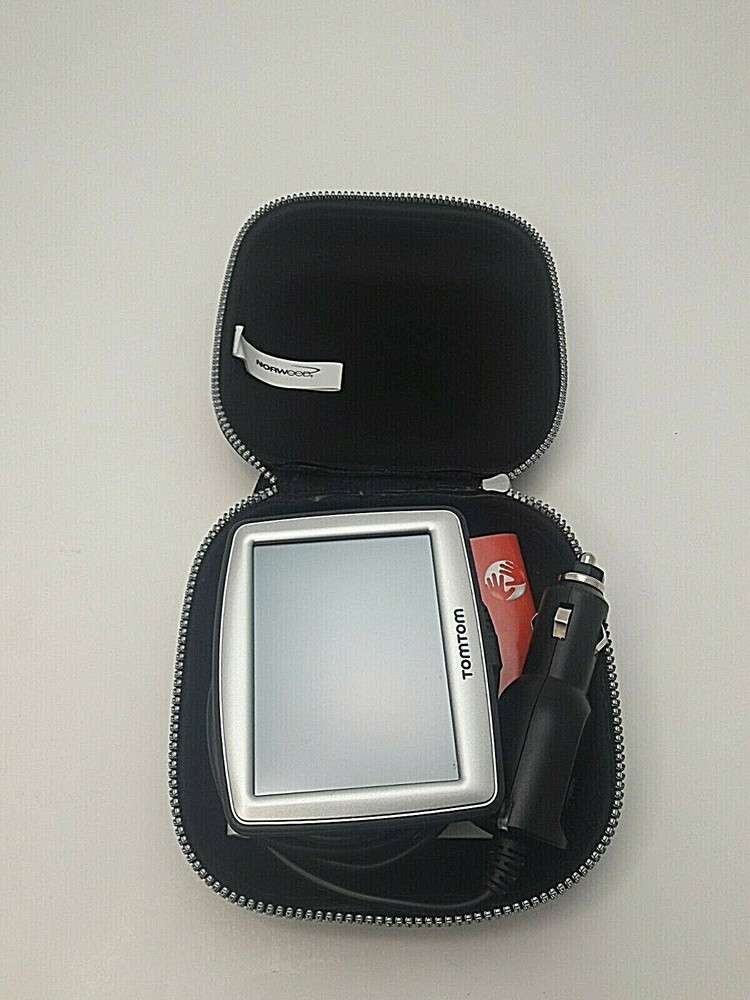 TomTom ONE 310 Model N14644 Instructions Case and Car Charger Bundle