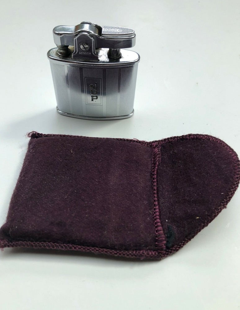 Vintage Ronson Standard Lighter With Pouch