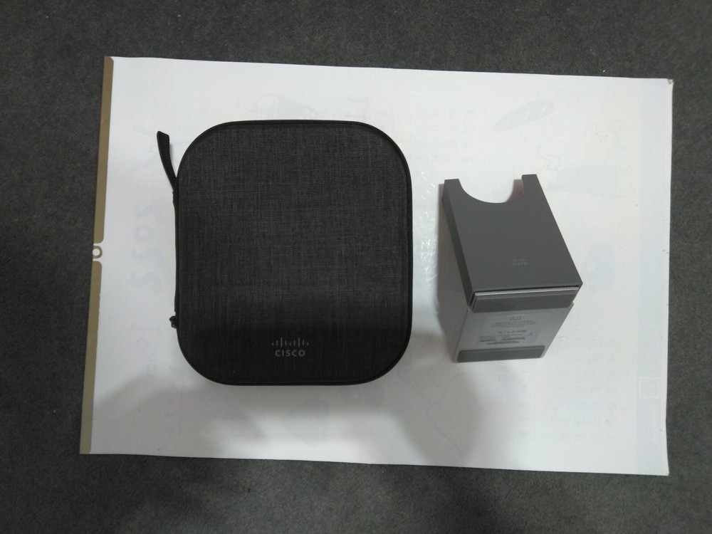 new Cisco Headset 730 Wireless Dual On-Ear + Wireless Charging Stand + USB