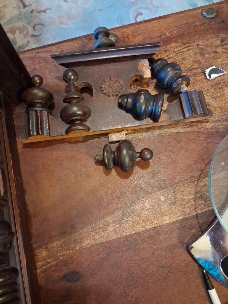 Vintage Wall Clock Not Working, Has Key And Pendulum