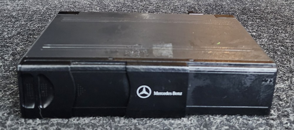 Mercedes-Benz CD changer MC-3010