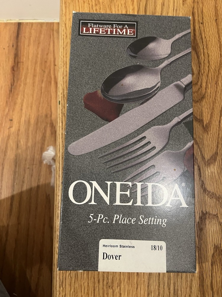 Oneida Satin Aquarious 5 Piece Place Setting