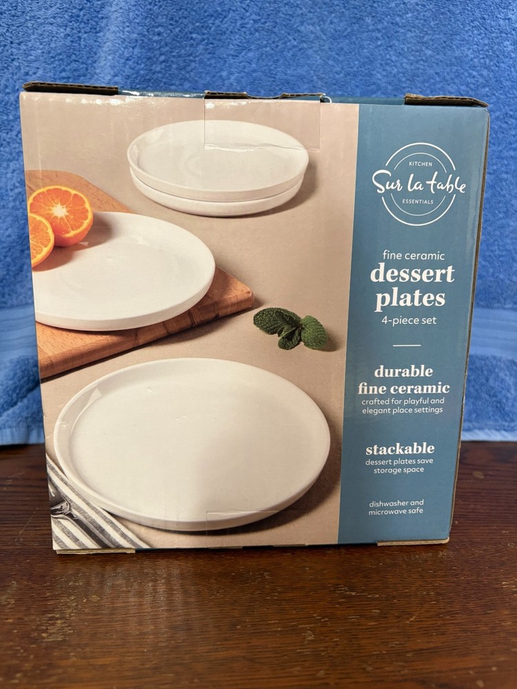 NIB Sur La Table Fine Ceramic Dessert Plates 4-pack