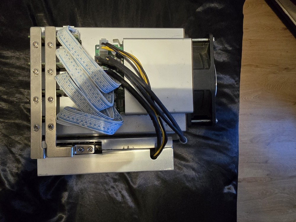 BTC Miner A1 PRO 25TH/s 2200W Love Core - Asic Miner with SHA-256 Algorithm