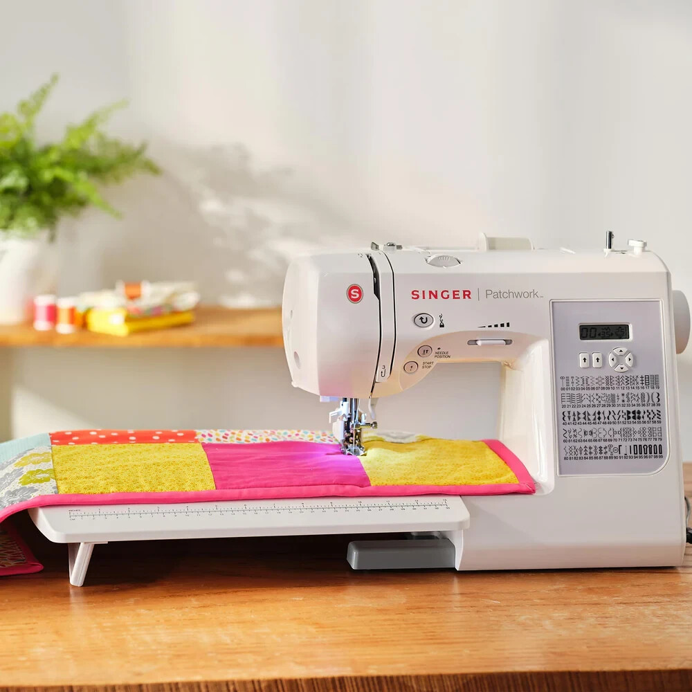 Singer Patchwork 7285Q Sewing and Quilting Machine with Extension Table