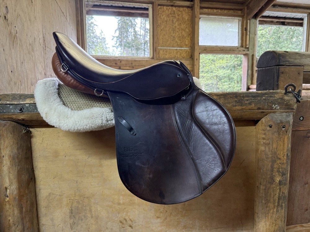 Nice 2001 Stubben Siegfried CS Jumping All purpose Saddle 17.5” 30 Medium Tree