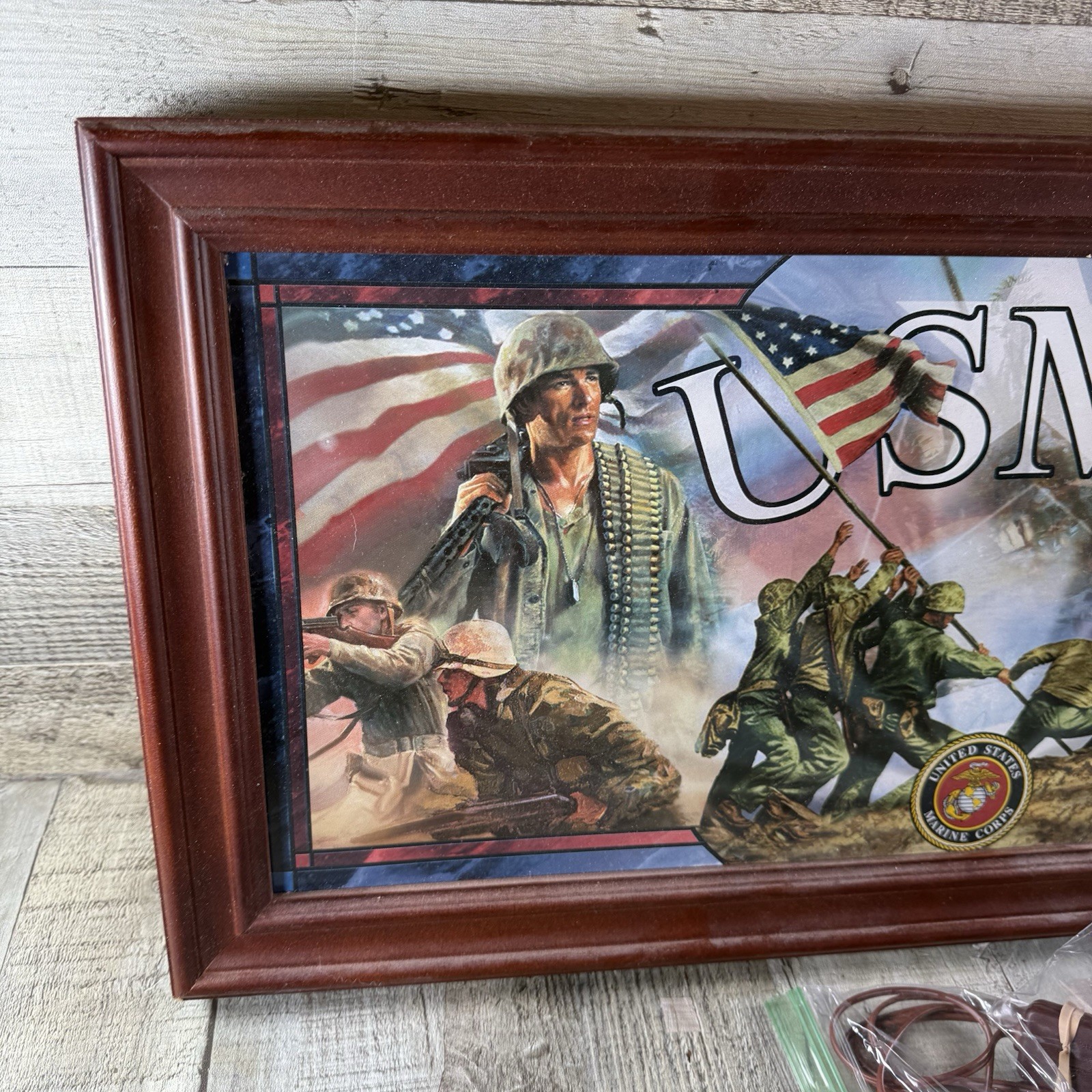 2005 Bradford Exchange LIGHT OF FREEDOM USMC Limited Edition Stain Glass Light