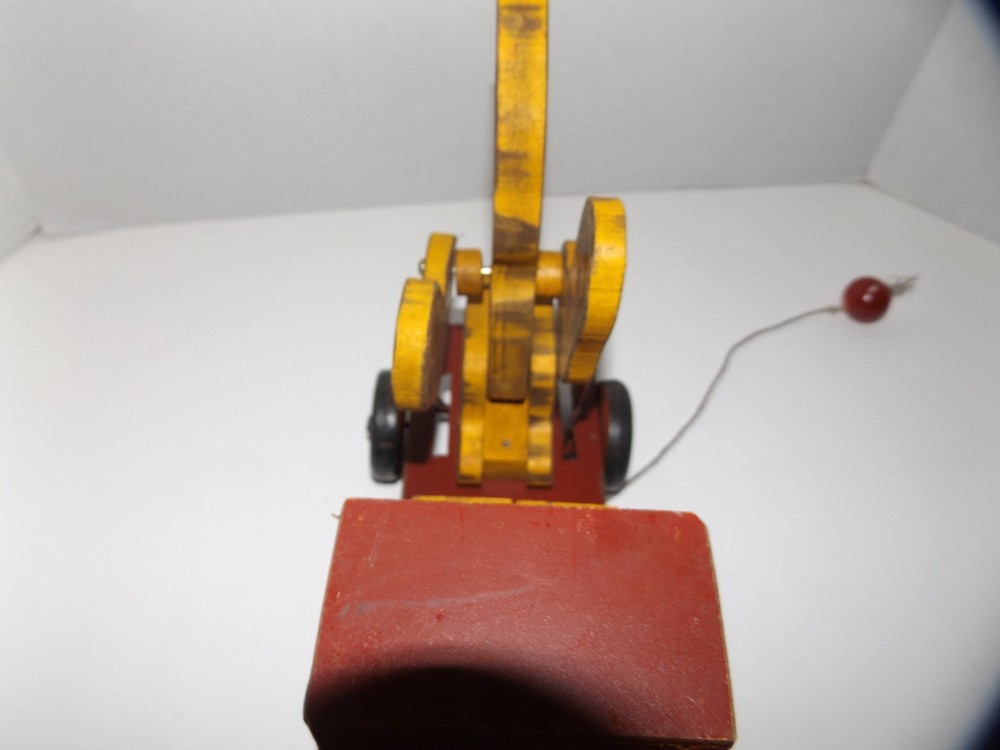 Reproduction Gong Bell Piano Player Mouse Pull Toy
