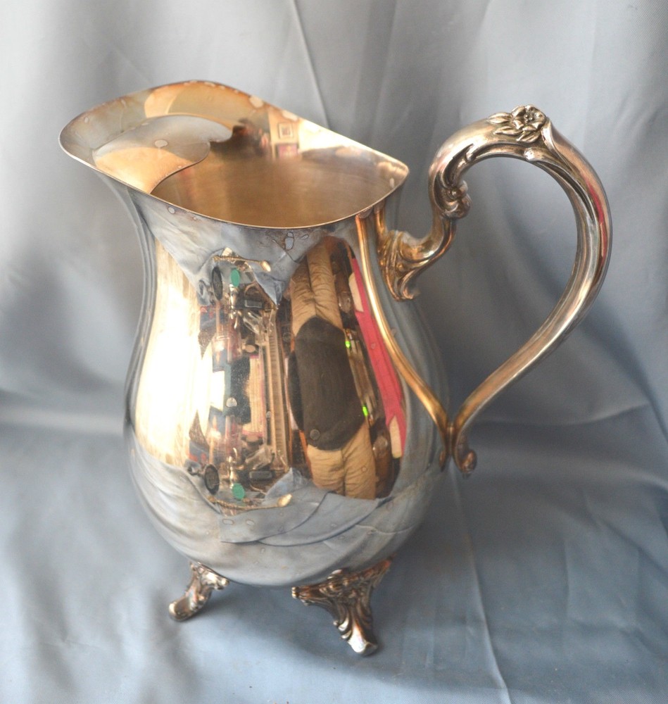 Vintage Oneida Pitcher Silverplated Beverage Water 64oz