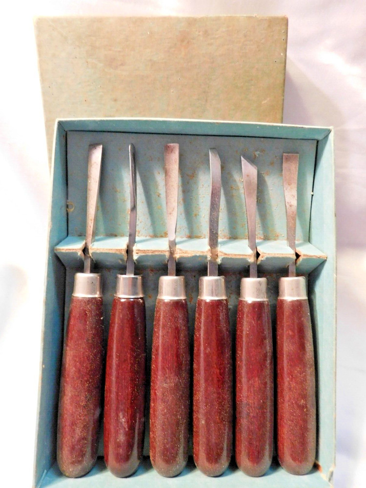 VINTAGE WOOD CARVING CHISELS