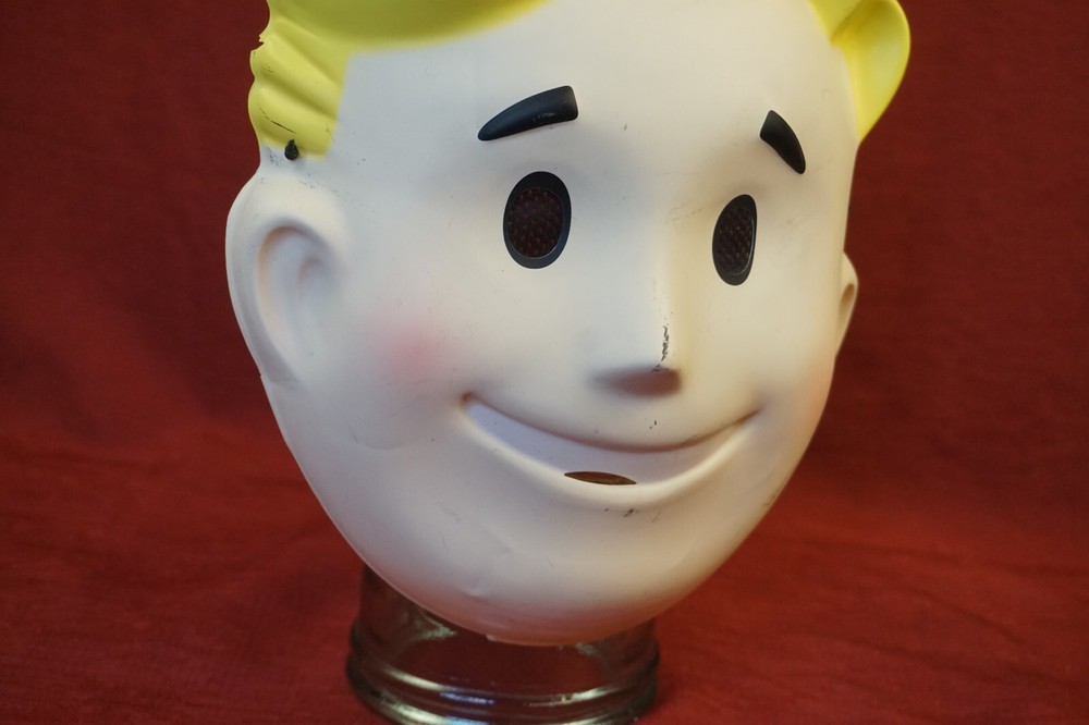 Bethesda Vault Boy plastic mask with elastic Fallout