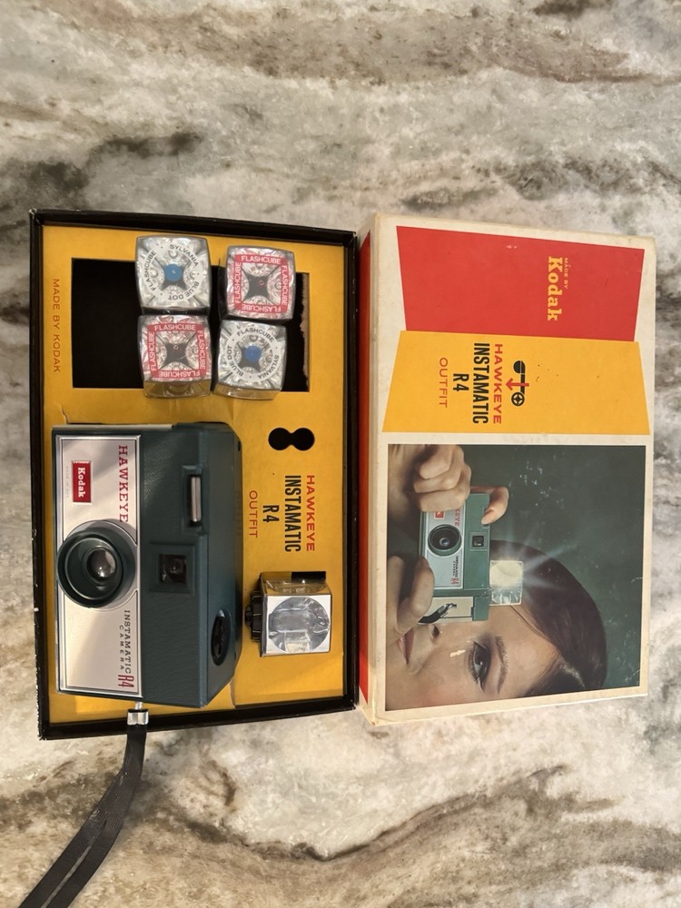 Kodak Hawkeye Instamatic R4 Camera Flash Model w/Original Box - UNTESTED