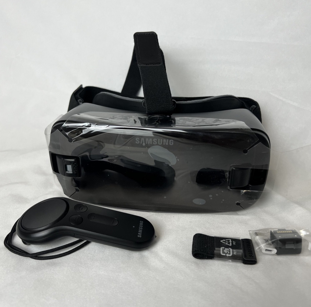 Samsung Gear VR with Controller Powered By Oculus (NOT TESTED)