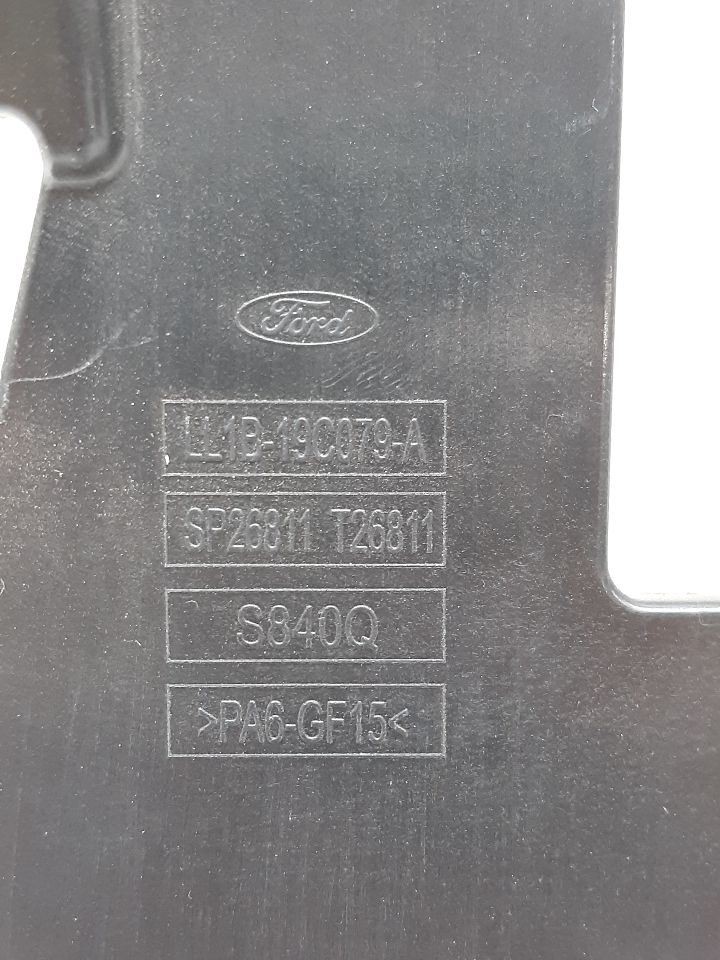 21 EXPEDITON PIFA BRACKET ABOVE CLUSTER