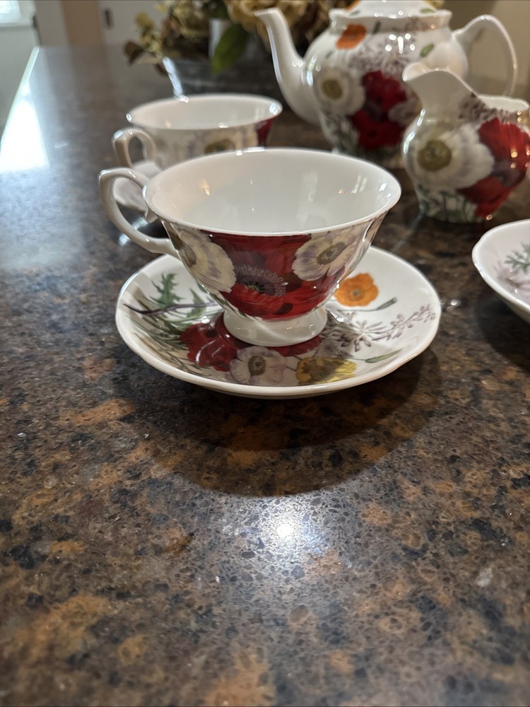 Dtechcol Gracie Bone China Set Poppy