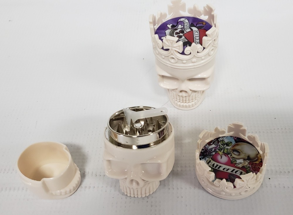 3 Part 45mm-Skull Plastic Herb Grinder