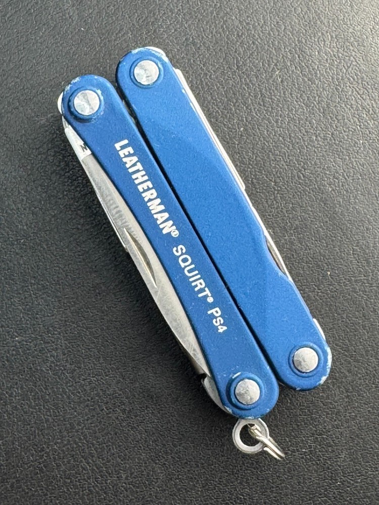 Leatherman Squirt PS4 Multi Tool, Knife, Pliers - Blue