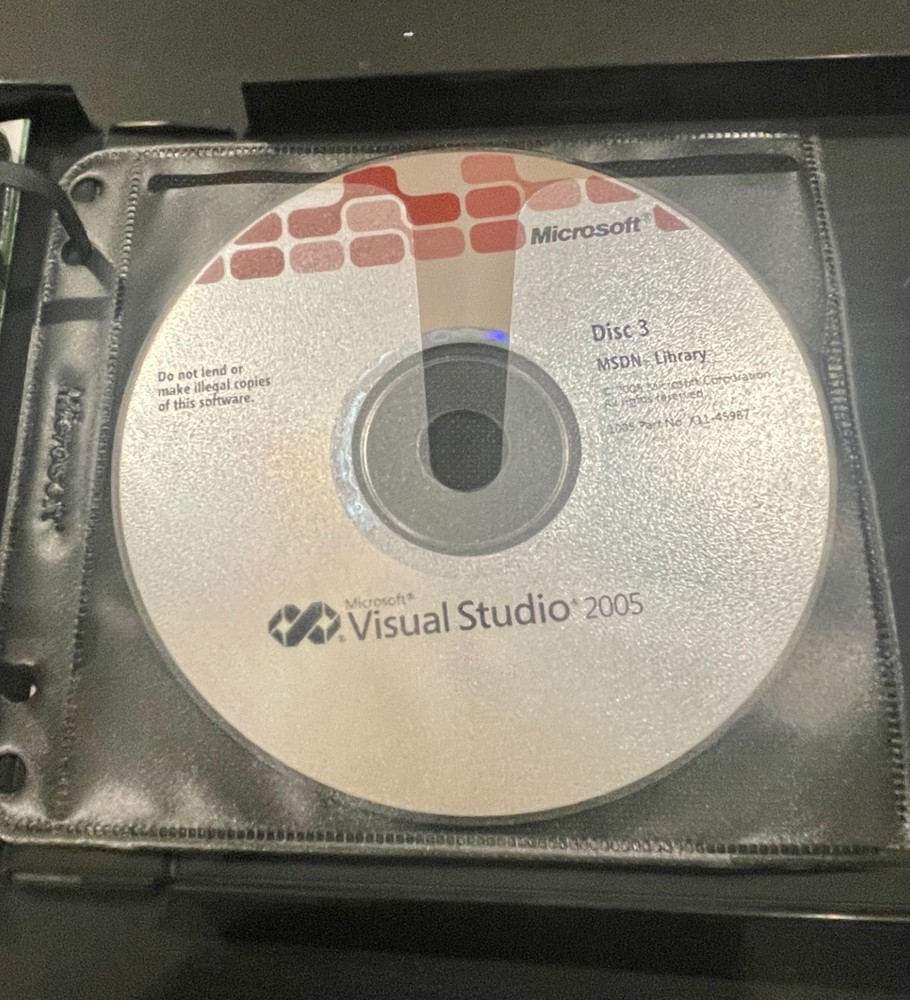 Microsoft Visual Studio Standard Edition 2005 Retail Box with Product Key