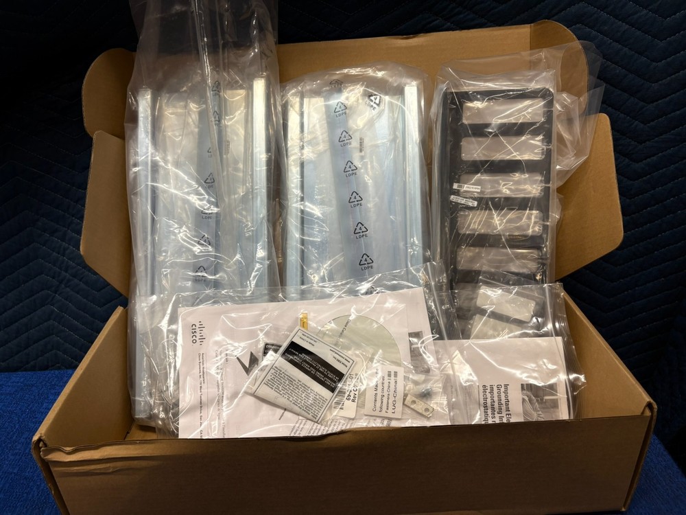 Mounting Kit for Cisco Catalyst 6500 Series Rails , Hardware , Install Discs