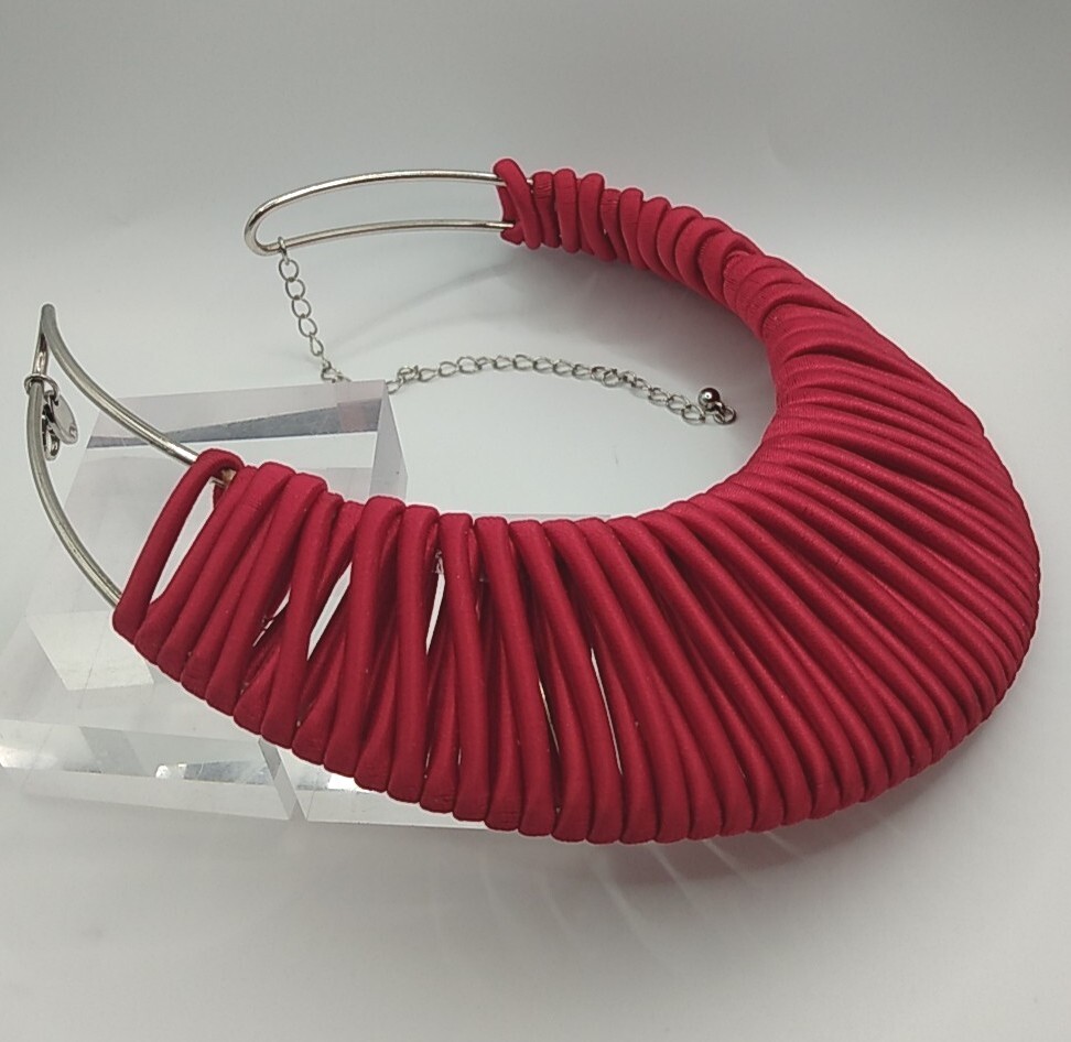 Unique Red Choker And Bracelet Set