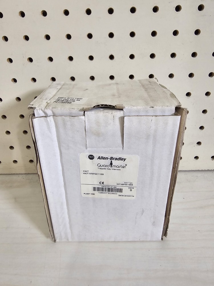 Allen-Bradley Prosafe Rotary Key Switch-Panel Mounted Cat #: 440T-MRPSE11BB