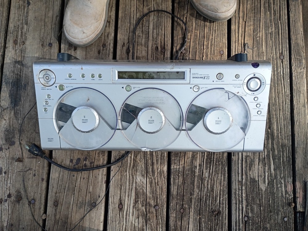 Emerson triple -play linear 3 disc CD changer model MS3103