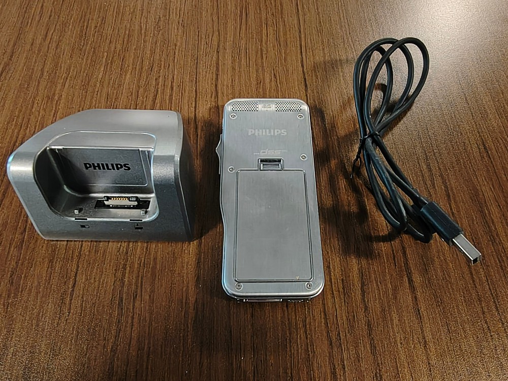 Philips DPM8000 Voice Recorder and Charging Dock 3D microphone system 4GB SD