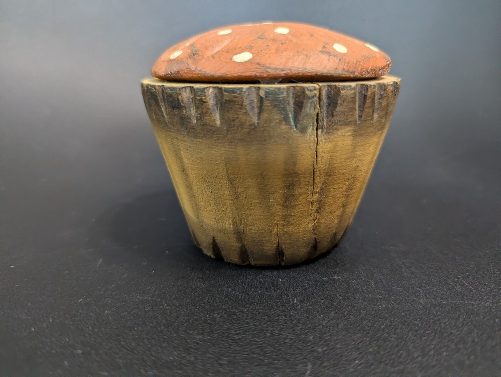 Wooden cupcake decoration - will work for cupcakes