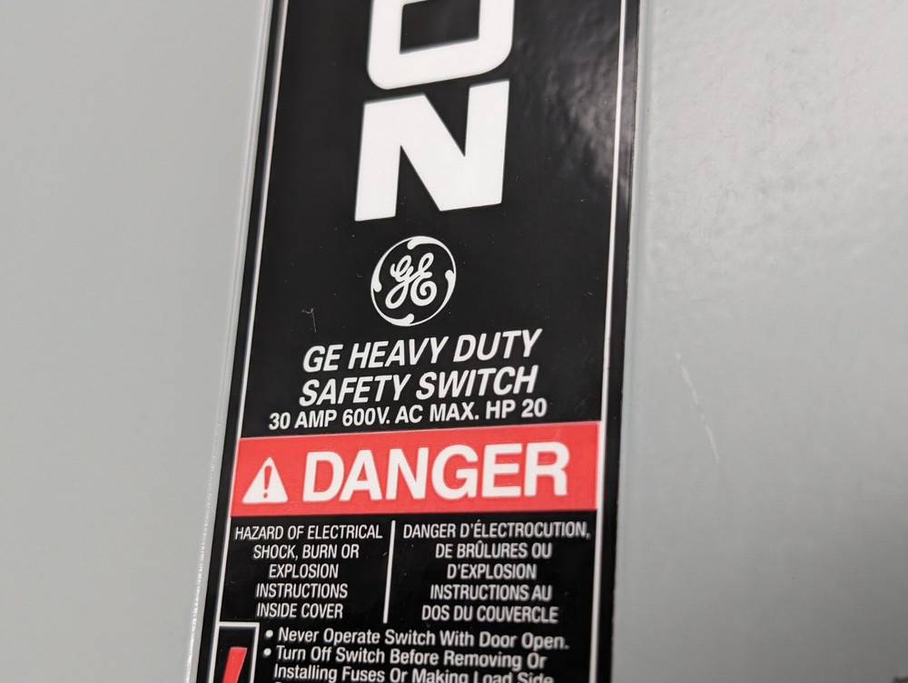 GENERAL ELECTRIC TH3361 Model 10 Safety Switch (USED).