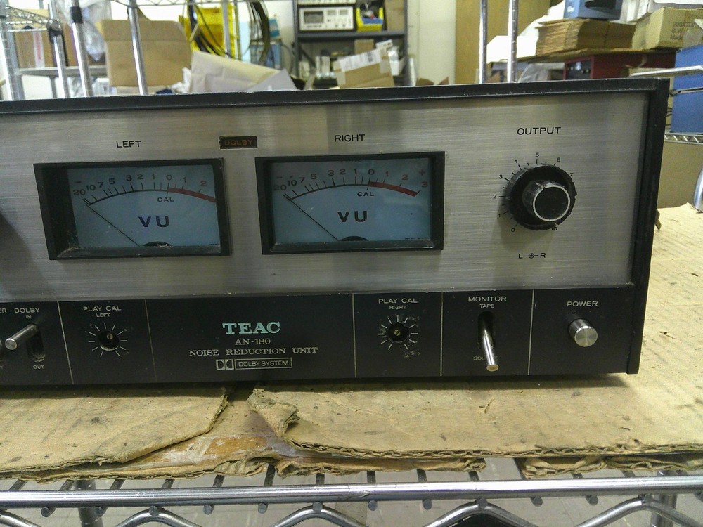 TEAC AN-180 NOISE REDUCTION UNIT (MISSING KNOBS)