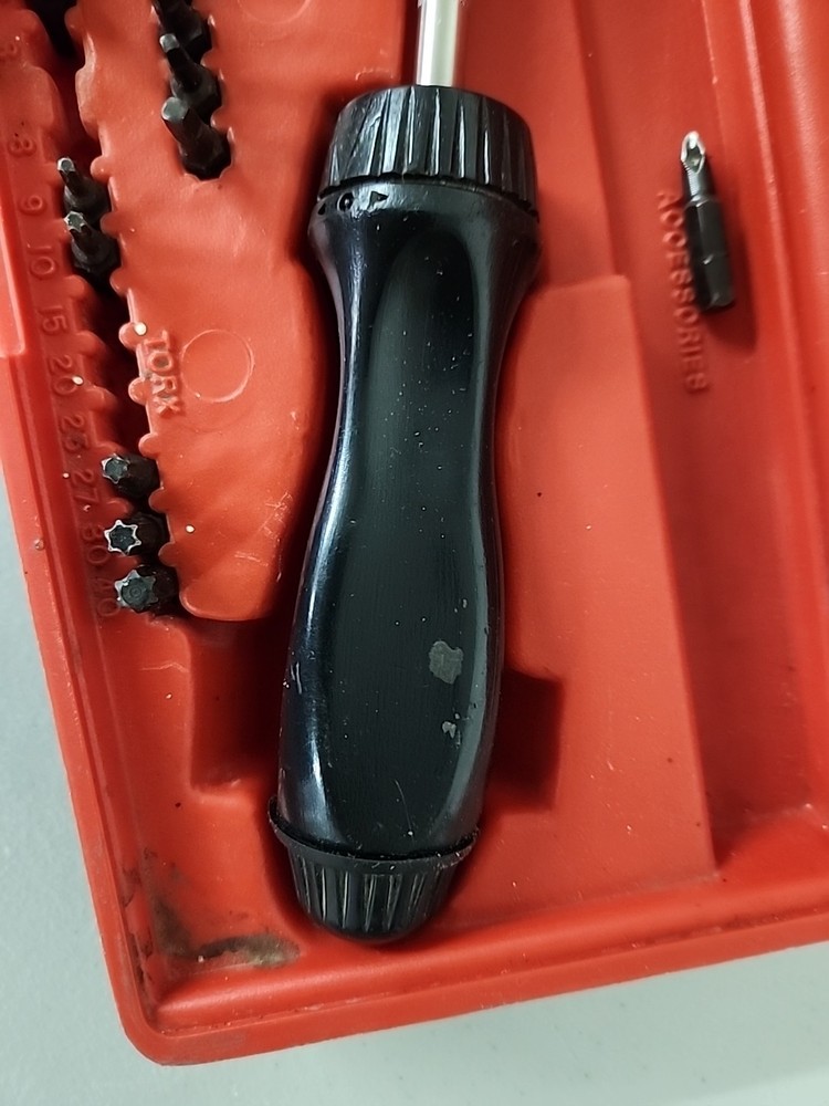 Snap On Black Ratcheting Screw Driver With Case