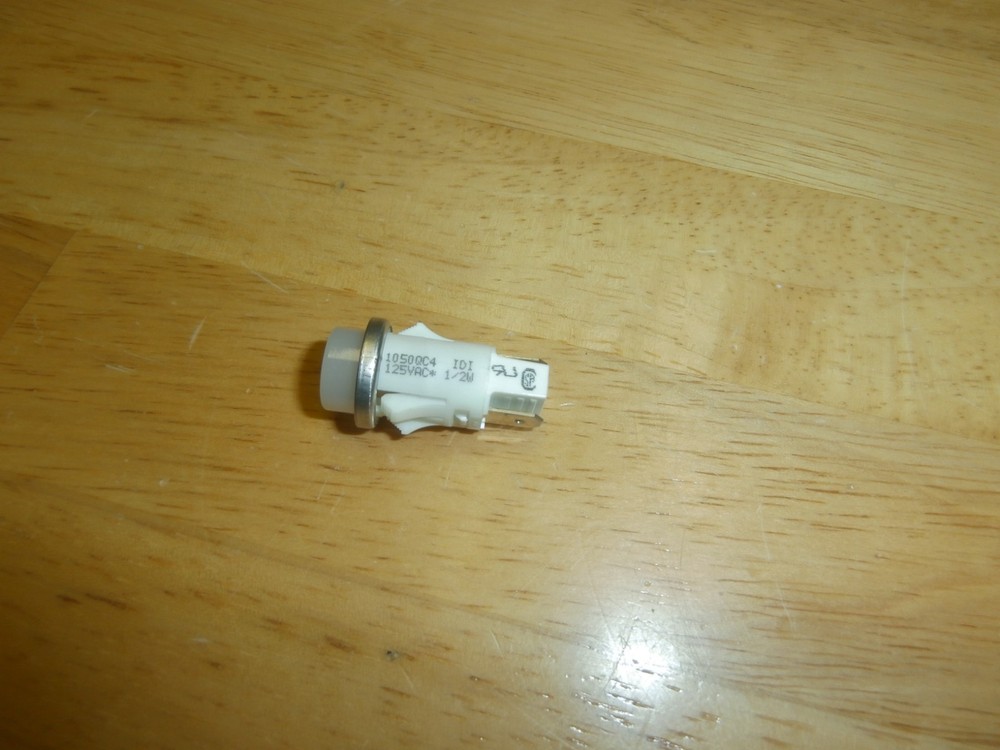 IDI 1050QC WHITE  INDICATOR PANEL LAMP 105-125VAC,NOS
