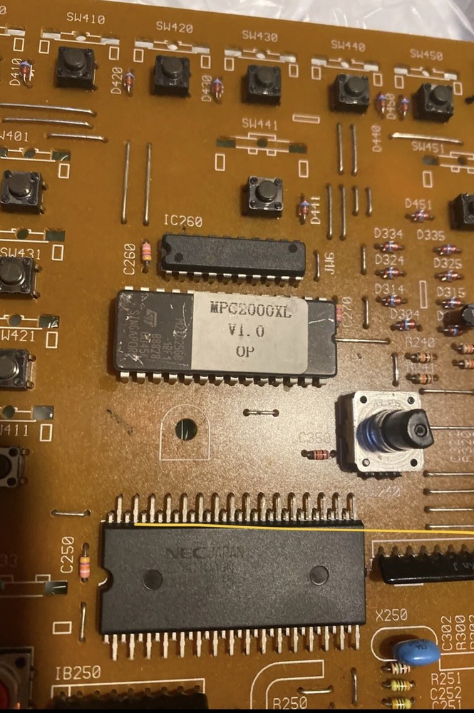 AKAI MPC 2000XL Parts Almost Complete Drum Machine Sampler