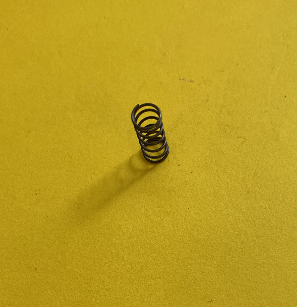 *NOS* 7013 RELIABLE SPRING FOR SEWING MACHINE