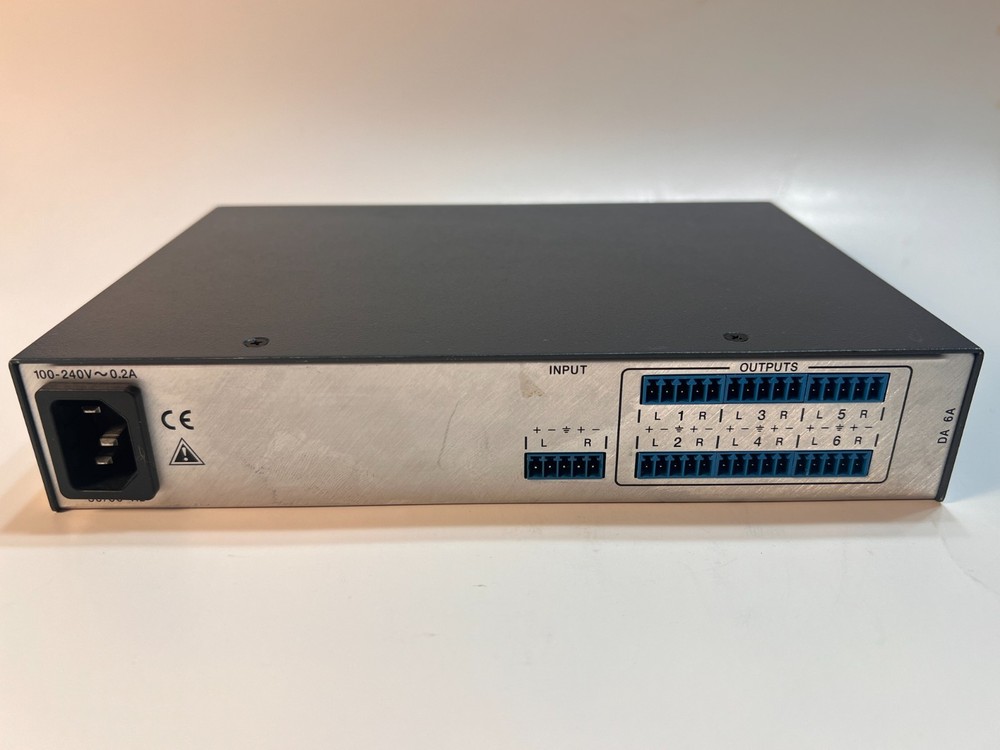 Extron DA 6A Six Output Stereo Audio Distribution Amplifier