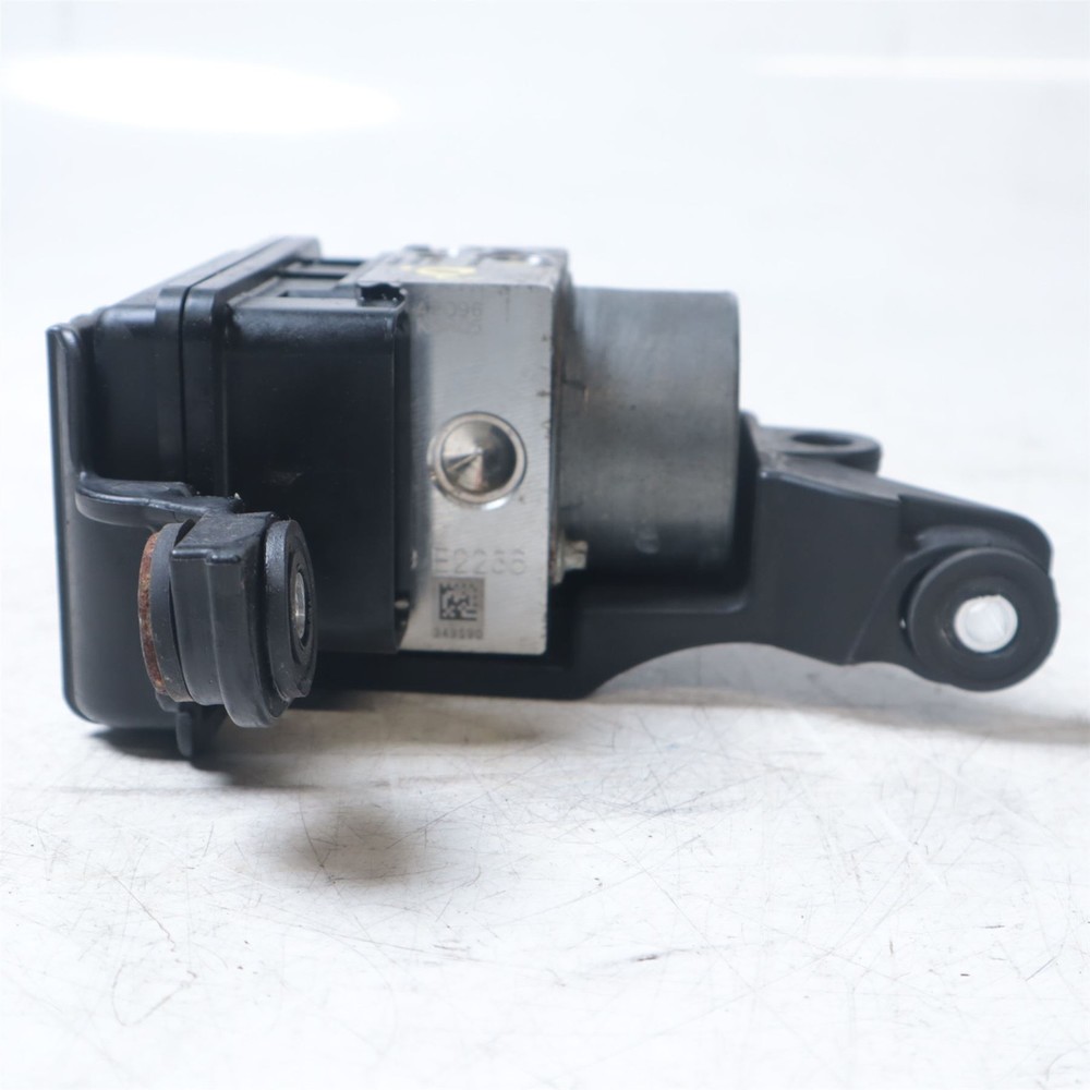 2020 Aprilia RS125 ABS Pump - 2D000184