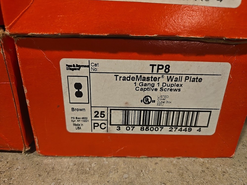 legrand 20aReceptacles& Plates Bulk Lot