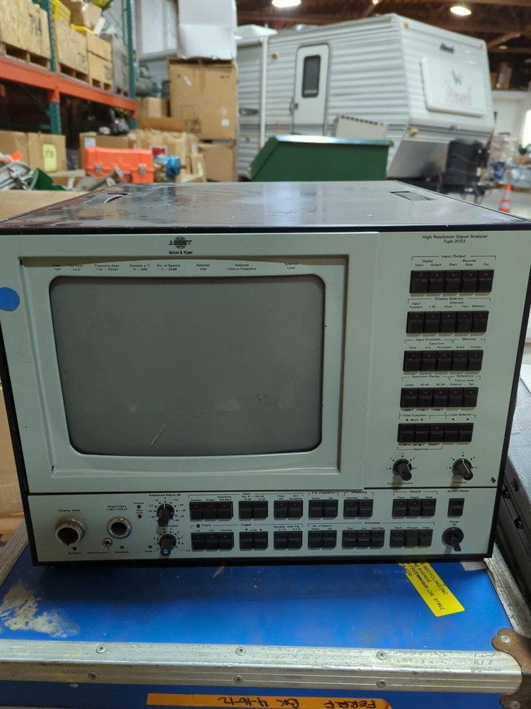 Bruel & Kjaer 2033 HIGH RESOLUTION SIGNAL ANALYZER